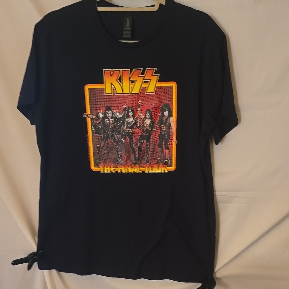Kiss THE FINAL TOUR Black Short Sleeve Tee with Vintage Band Graphic